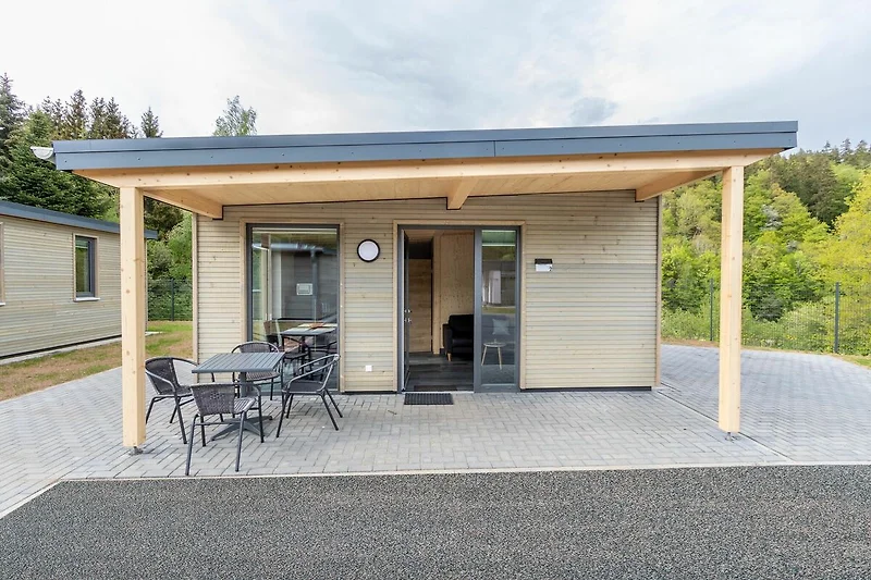 Außenseite Ferienhaus (Sommer)