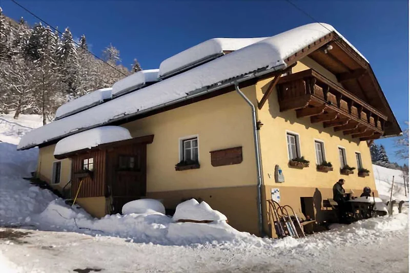 Außenseite Ferienhaus (Winter)