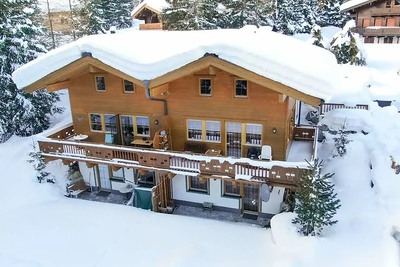 Außenseite Ferienhaus (Winter)