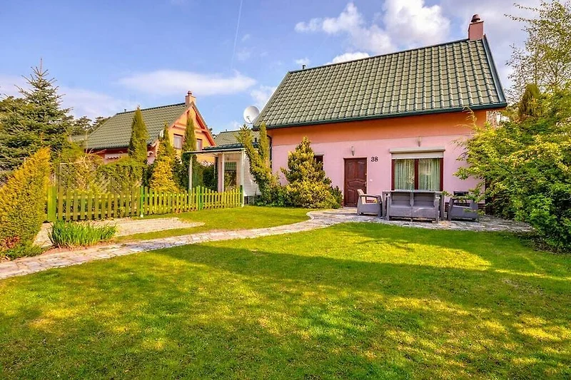 Außenseite Ferienhaus (Sommer)