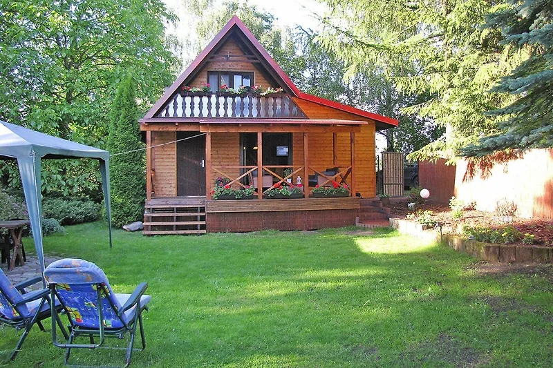 Außenseite Ferienhaus (Sommer)