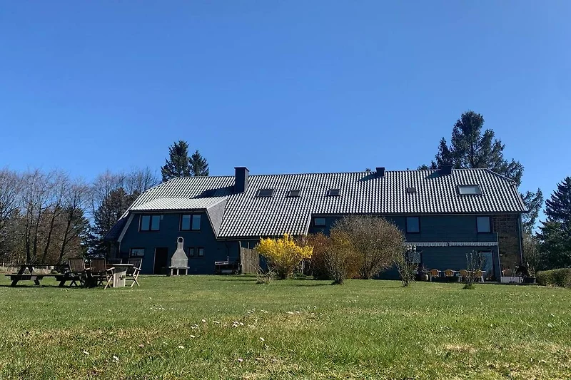 Außenseite Ferienhaus (Sommer)