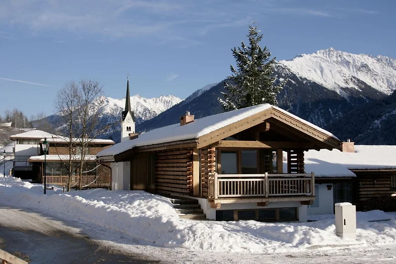 Außenseite Ferienhaus (Winter)
