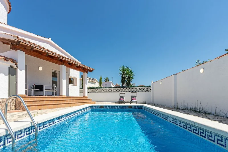 Piscina casa vacanze