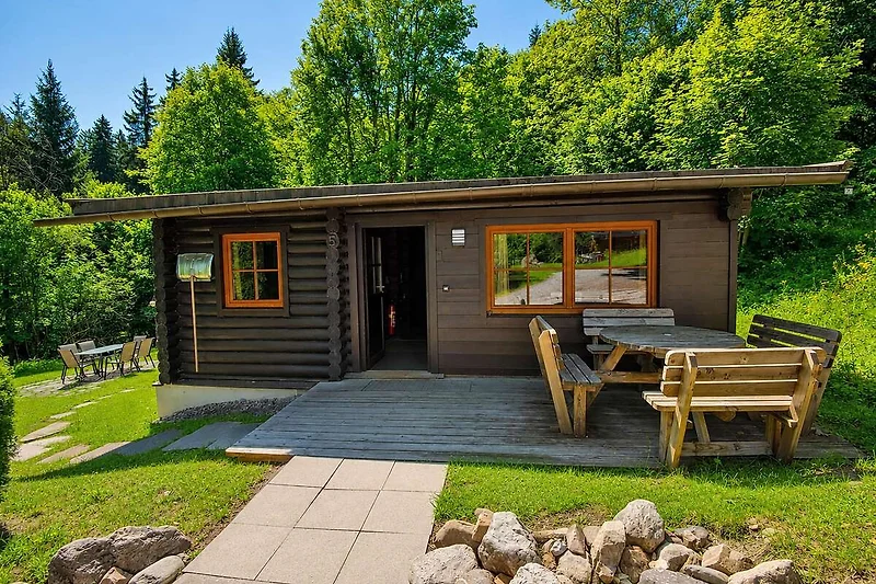 Außenseite Ferienhaus (Sommer)