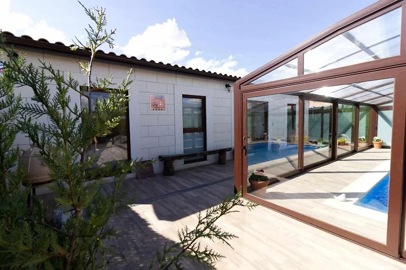 Außenseite Ferienhaus (Sommer)