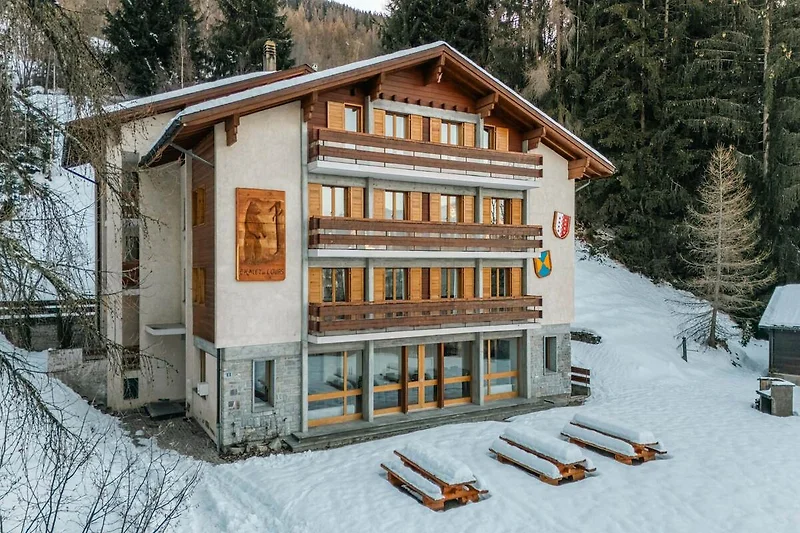 Außenseite Ferienhaus (Winter)