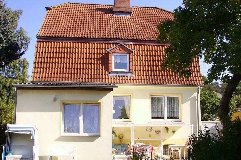 Außenseite Ferienhaus (Sommer)