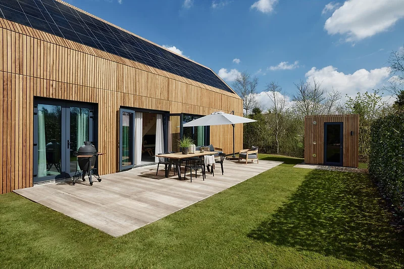 Außenseite Ferienhaus (Sommer)