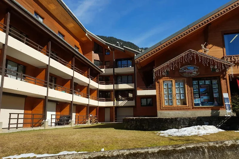 Außenseite Ferienhaus (Sommer)