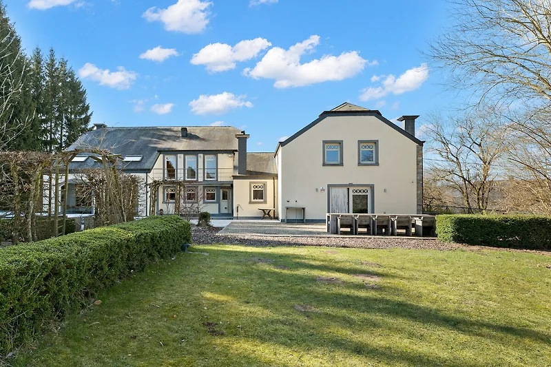 Außenseite Ferienhaus (Sommer)