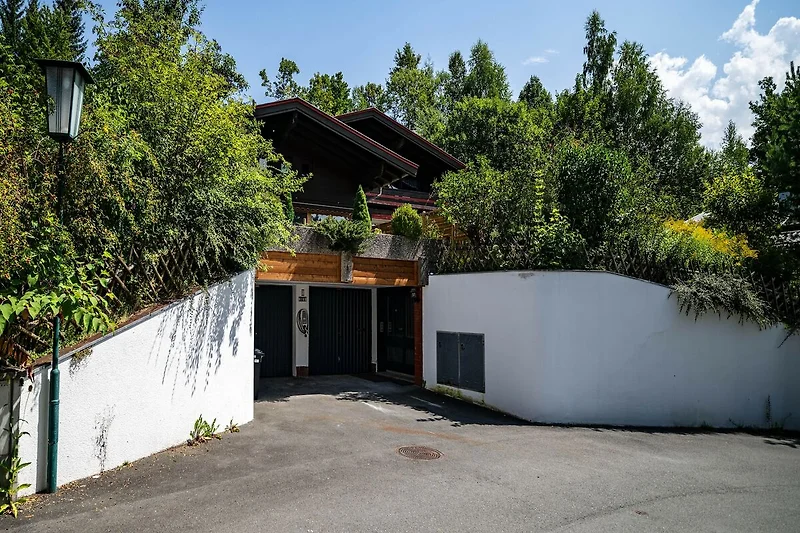Außenseite Ferienhaus (Sommer)