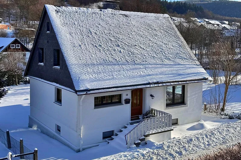 Außenseite Ferienhaus (Winter)