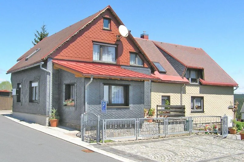 Außenseite Ferienhaus (Sommer)