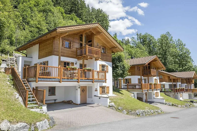 Außenseite Ferienhaus (Sommer)