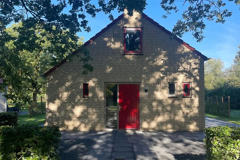 Außenseite Ferienhaus (Sommer)