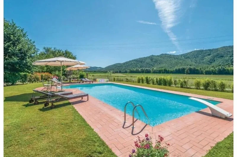 Piscina casa vacanze