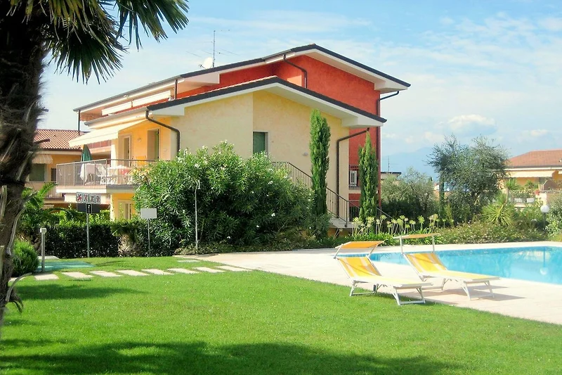 Außenseite Ferienhaus (Sommer)