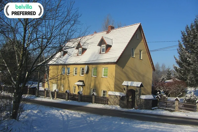 Exterieur vakantiehuis (winter) Exterieur vakantiehuis (winter)