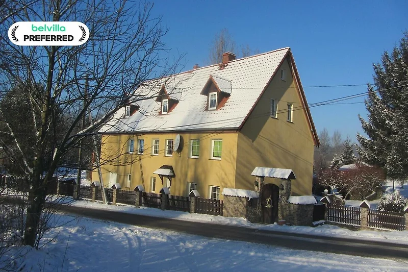 Exterieur vakantiehuis (winter)