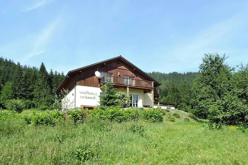 Außenseite Ferienhaus (Sommer)