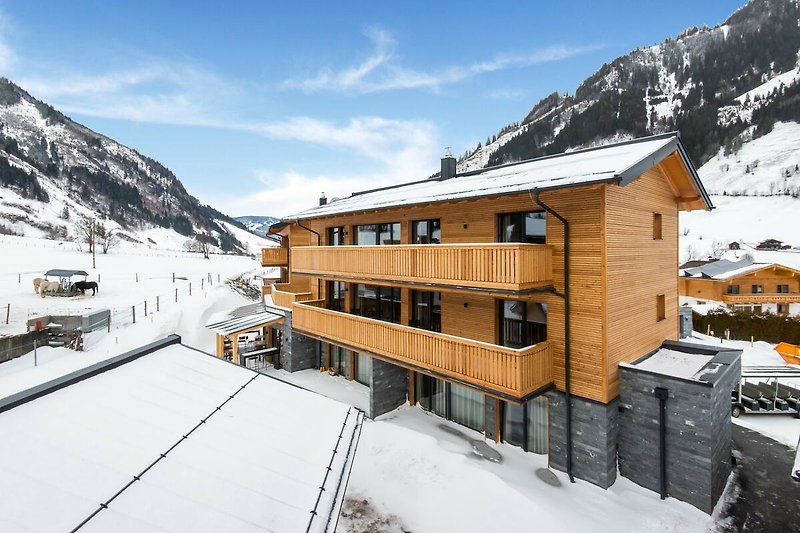 Außenseite Ferienhaus (Winter)