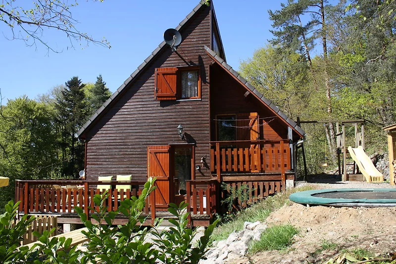 Außenseite Ferienhaus (Sommer)