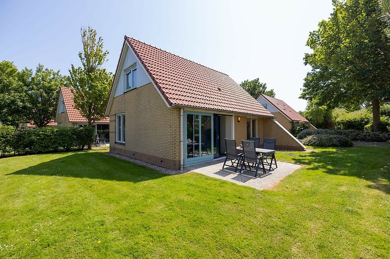 Außenseite Ferienhaus (Sommer)