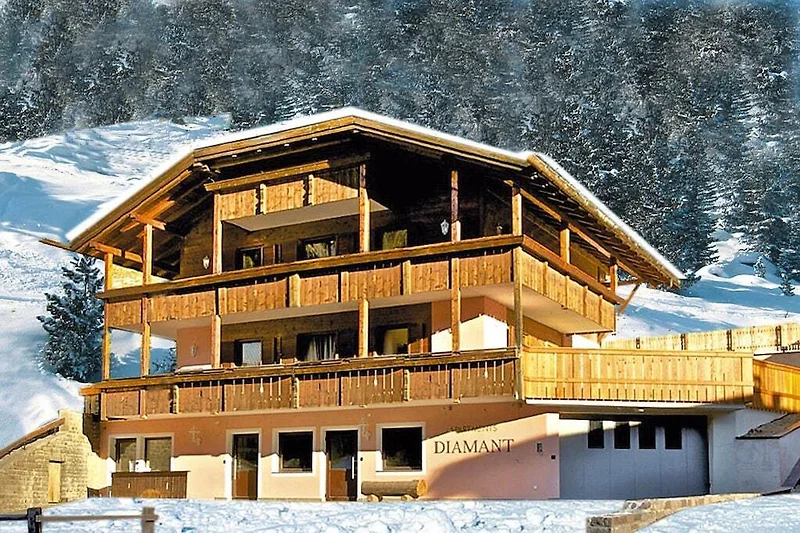Außenseite Ferienhaus (Winter)
