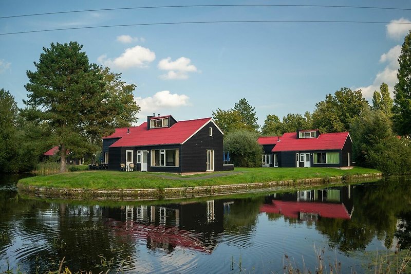 Außenseite Ferienhaus (Sommer)