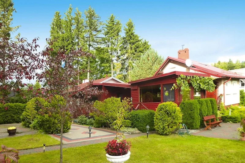 Außenseite Ferienhaus (Sommer)