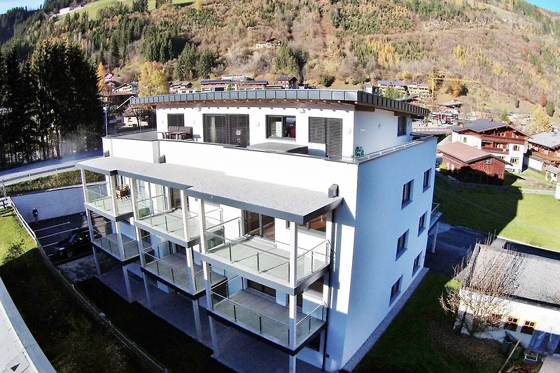 Außenseite Ferienhaus (Sommer)