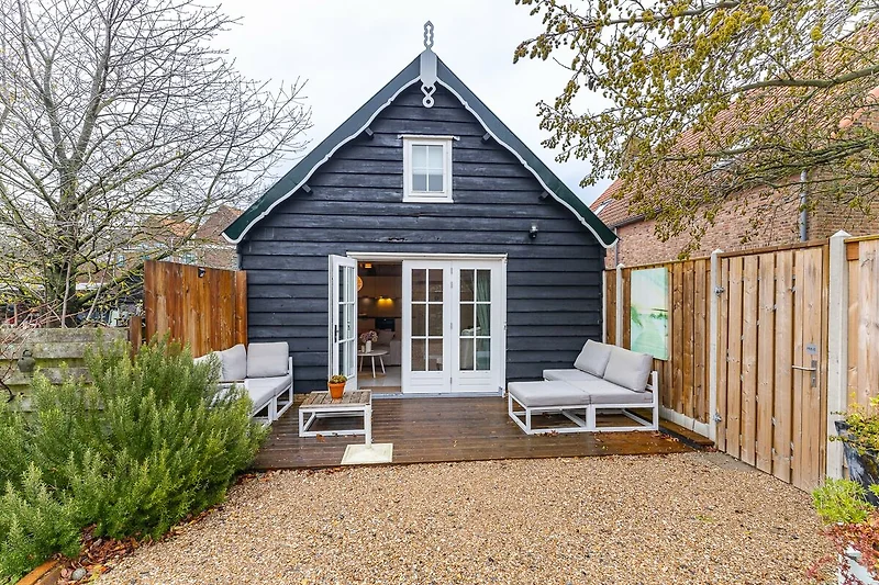 Außenseite Ferienhaus (Sommer)