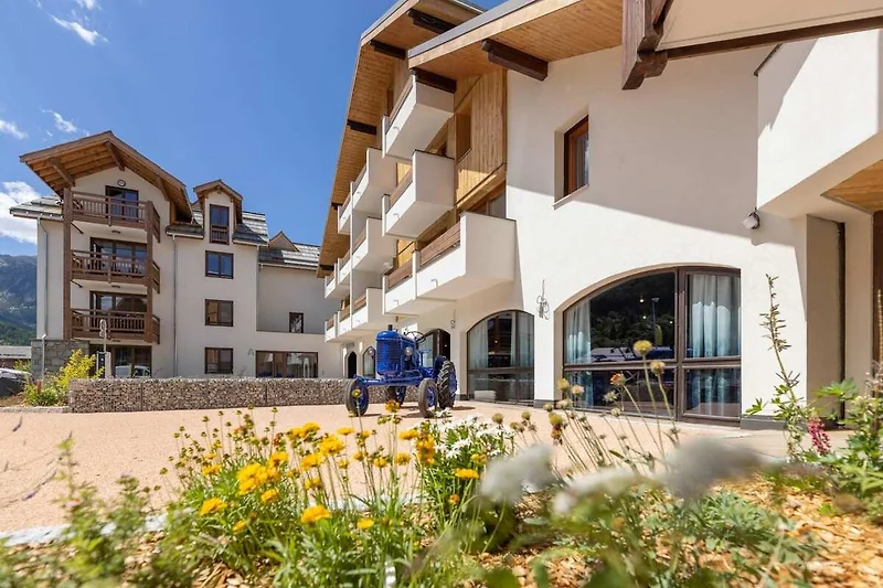 Außenseite Ferienhaus (Sommer)