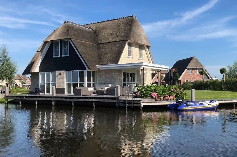 Außenseite Ferienhaus (Sommer)