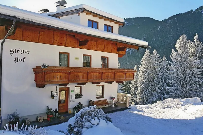 Außenseite Ferienhaus (Winter)