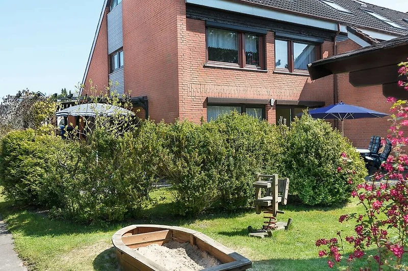 Außenseite Ferienhaus (Sommer)