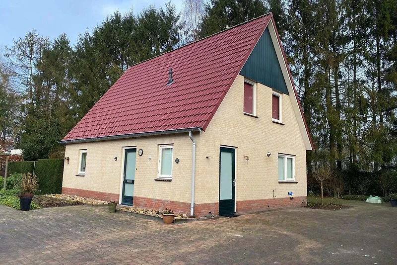 Außenseite Ferienhaus (Sommer)