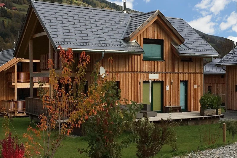 Außenseite Ferienhaus (Sommer)