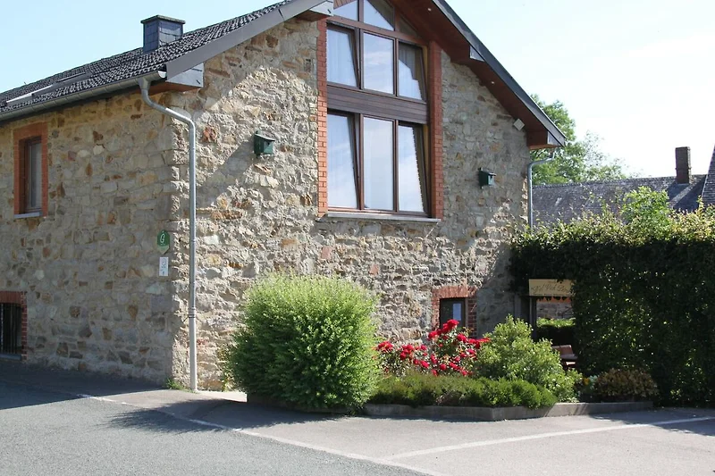Außenseite Ferienhaus (Sommer)