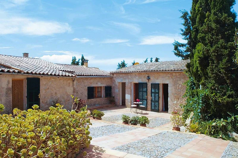 Außenseite Ferienhaus (Sommer)