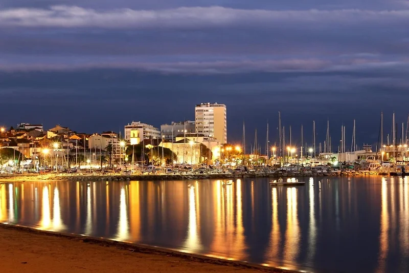 Außenseite Ferienhaus (Sommer)