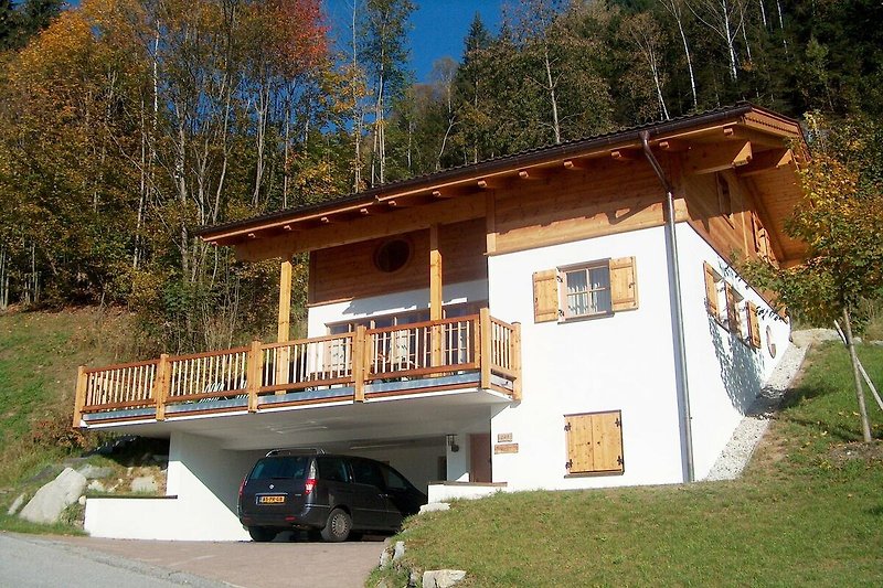 Außenseite Ferienhaus (Sommer)