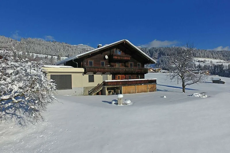 Außenseite Ferienhaus (Winter)