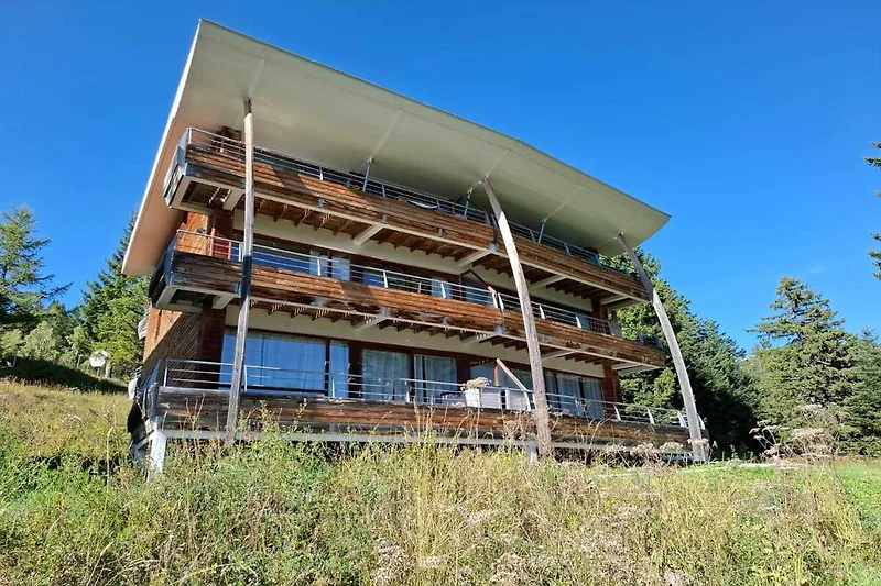 Außenseite Ferienhaus (Sommer)