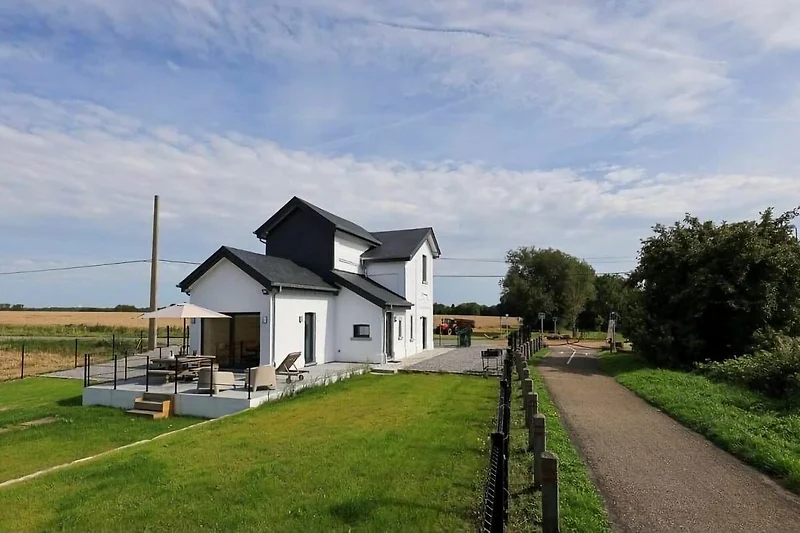 Außenseite Ferienhaus (Sommer)