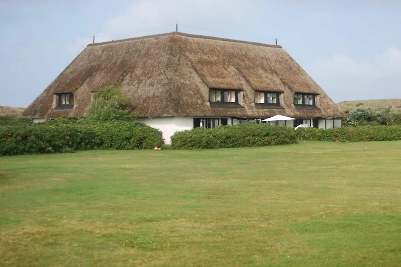 Widok na dom (lato)