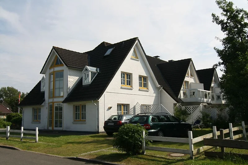 Außenseite Ferienhaus (Sommer)