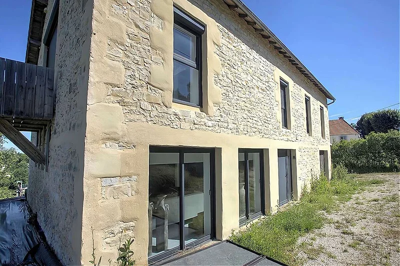 Außenseite Ferienhaus (Sommer)