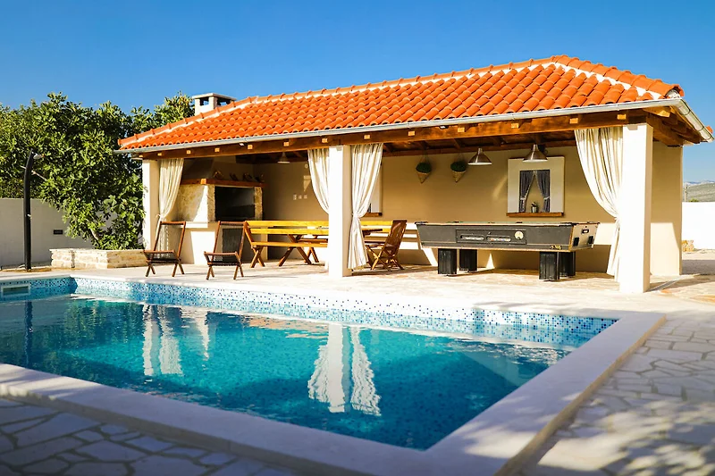 Schwimmbad des Ferienhauses